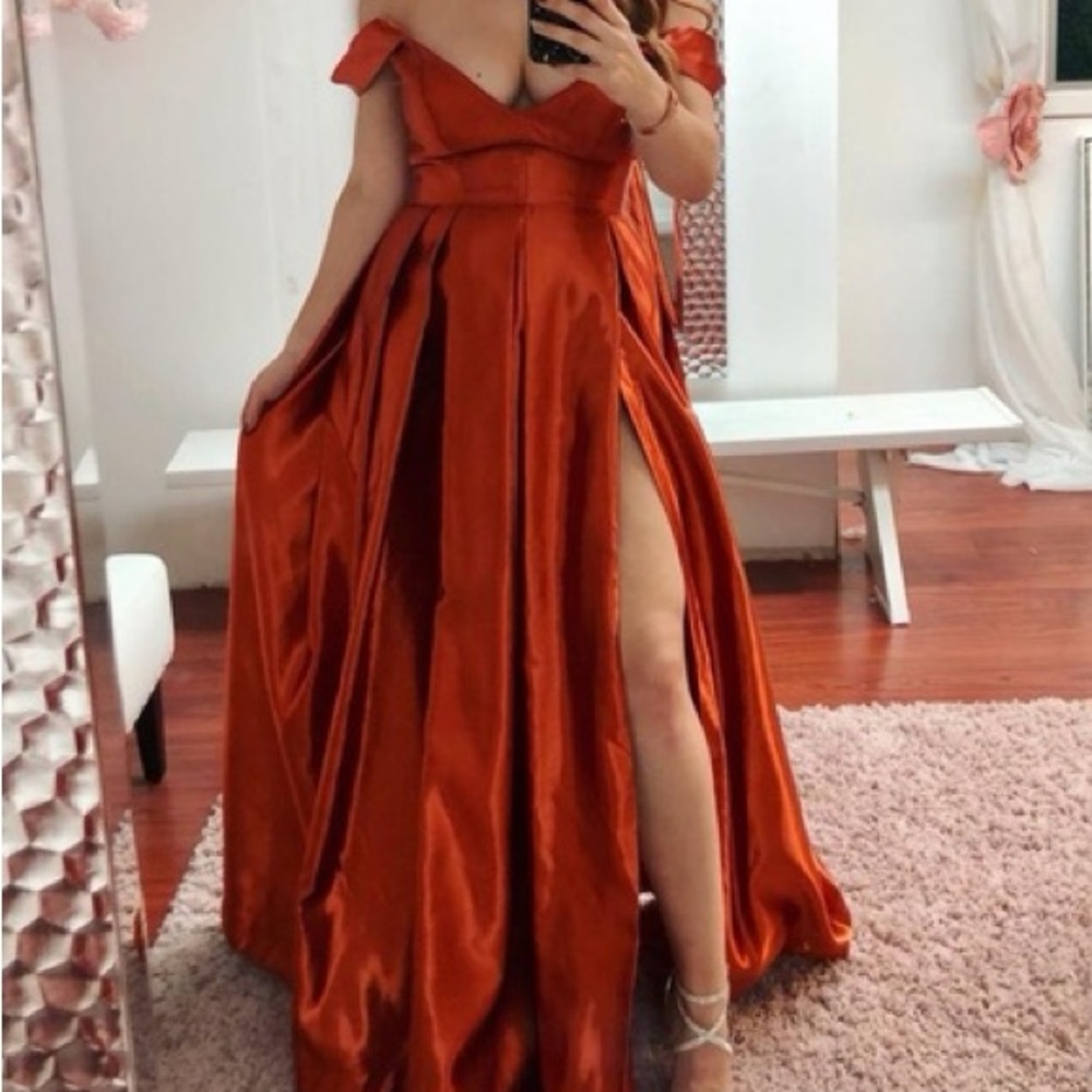Elegant orange Evening Gown